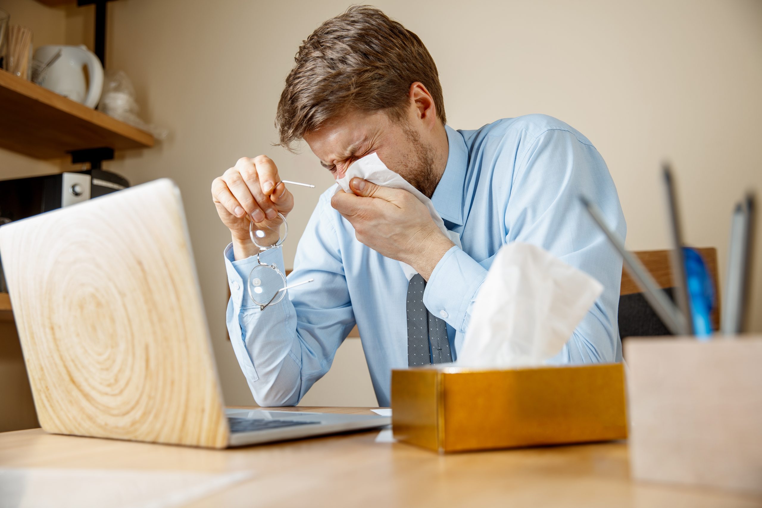 آنفلوانزا یک بیماری ویروس مسری است که دستگاه تنفسی فوقانی و تحتانی را درگیر می کند.