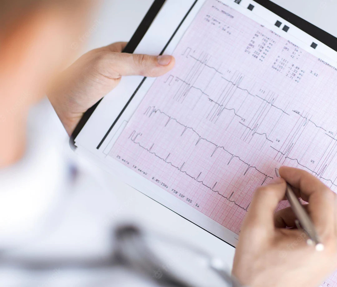 امروزه دستگاه های نوار قلب قابل حمل با دقت بالا همانند دستگاه های مراکز پزشکی جریان الکتریکی تولید شده توسط عضله قلب در هر ضربان را شناسایی می کنند